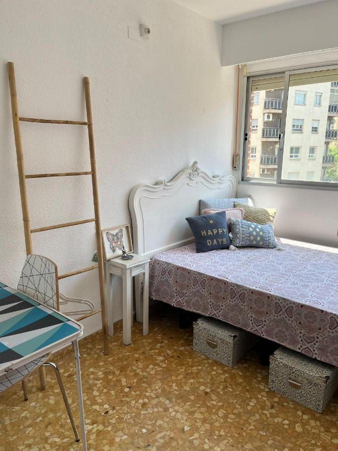 City Center Homestay Валенсия Экстерьер фото